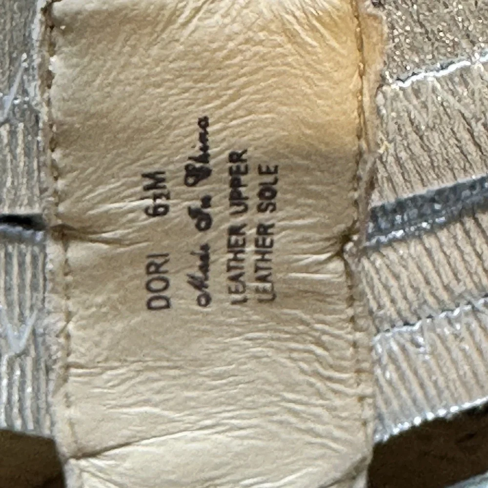 Donald J Pliner NIB Dori Embossed Leather Cork‎ Wedge Thong 6.5 Silver Snakeskin